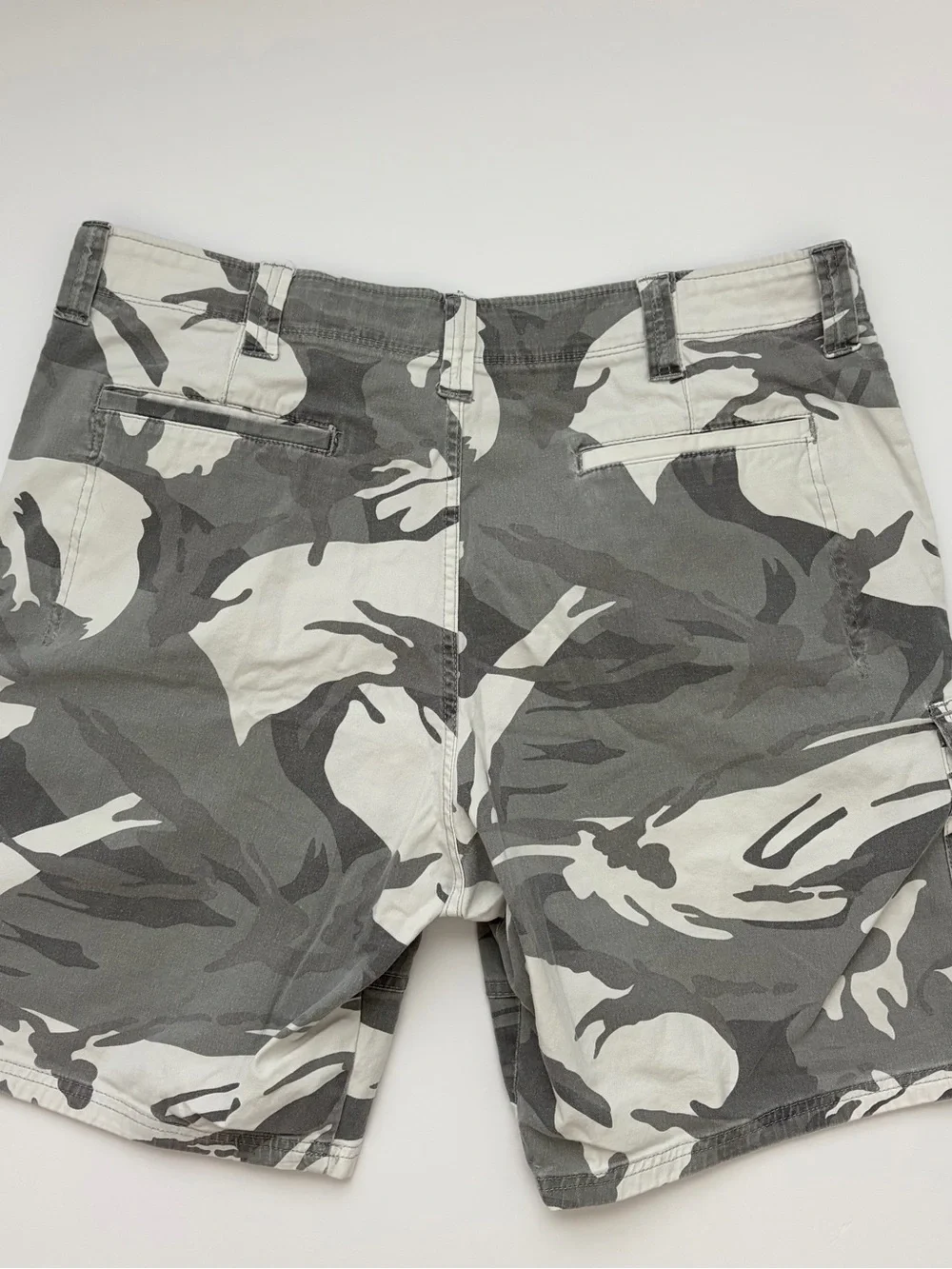 Wrangler Gray & White Camouflage Cargo Shorts 38